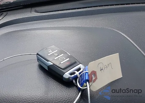 2019 Ram 1500 Big Horn/Lone Star 4X2 5'7 Box из США, поврежденный, VIN 1C6RREFT7KN617355